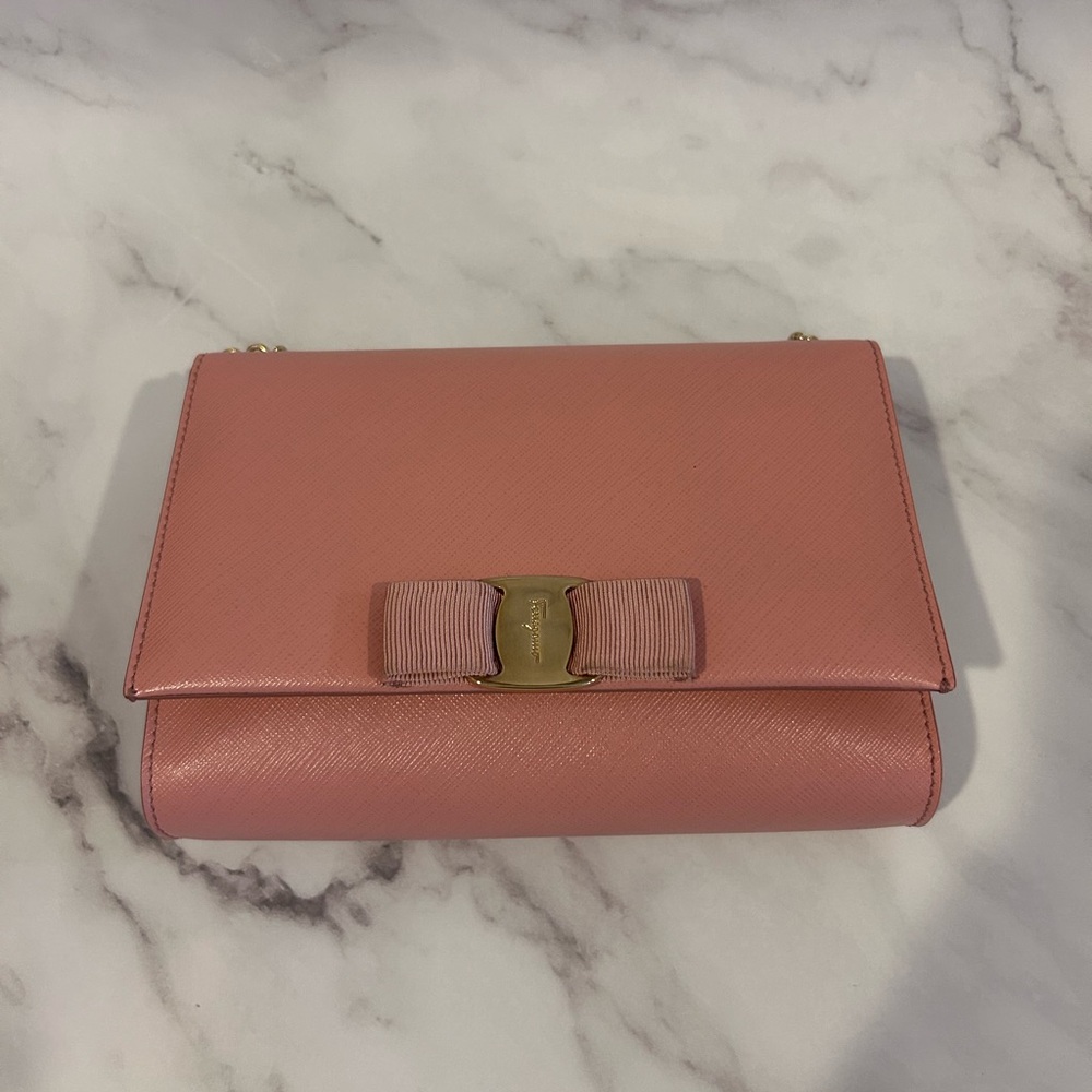 Ferragamo wallet on chain